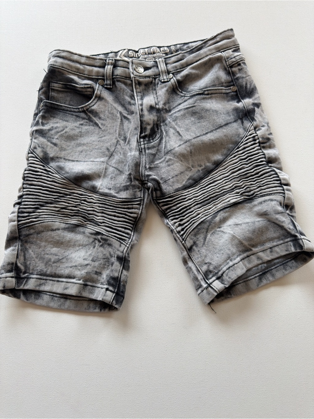 EUC Boy's Street Rules Washed Gray Acid Washed Shorts Size 8 (E4)
